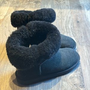 Black Classic Mini UGGS